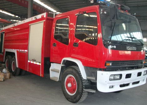 五十铃双桥干粉消防车图片1